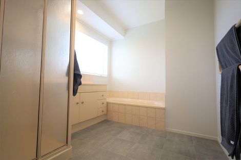 Photo of property in 17 Balmacewen Place, Mount Maunganui, 3116