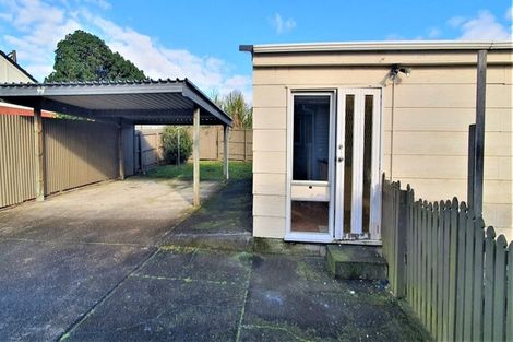 Photo of property in 28 Middlemore Crescent, Papatoetoe, Auckland, 2025