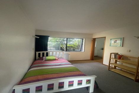 Photo of property in 2/16 Kiteroa Terrace, Rothesay Bay, Auckland, 0630