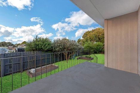 Photo of property in 2/41 Taitimu Drive, Weymouth, Auckland, 2103