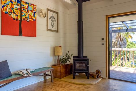 Photo of property in 32 Ocean Road, Surfdale, Waiheke Island, 1081