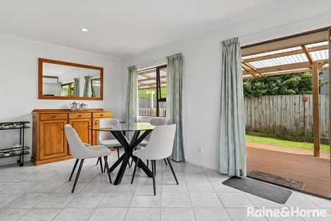 Photo of property in 2/35 Topliss Drive, Northcross, Auckland, 0632