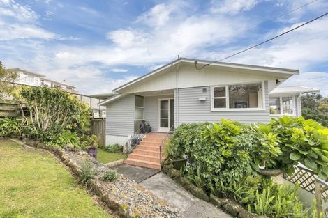 Photo of property in 1/16 Coronation Road, Glenfield, Auckland, 0627