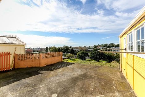 Photo of property in 17 Alberta Road, Glen Avon, New Plymouth, 4312