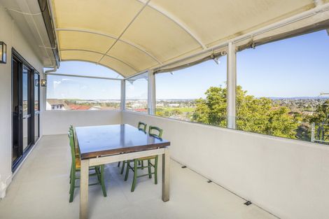Photo of property in 22 Mccahill Views, Botany Downs, Auckland, 2010