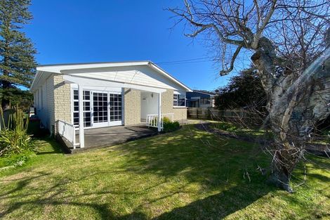 Photo of property in 6 Henui Street, Strandon, New Plymouth, 4312