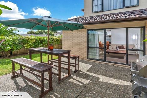 Photo of property in 5 William Woods Court, Flat Bush, Auckland, 2016
