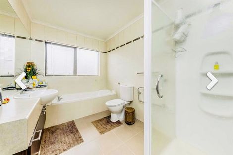 Photo of property in 1 Seresin Crescent, Flat Bush, Auckland, 2016