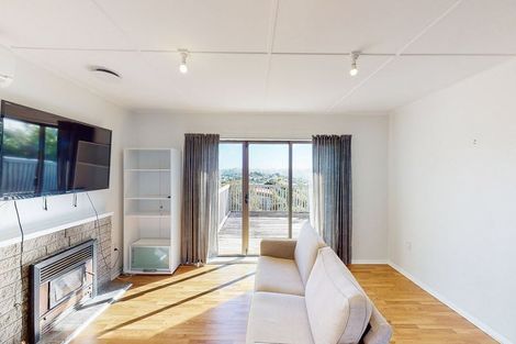 Photo of property in 22 Link Road, Newlands, Wellington, 6037