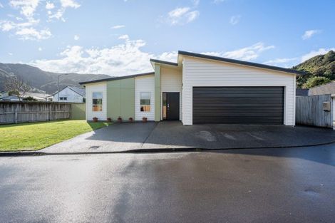 Photo of property in 14 Sun Valley Way, Wainuiomata, Lower Hutt, 5014