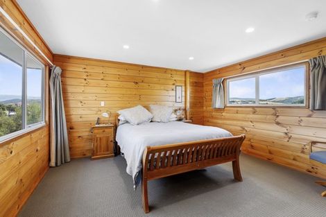 Photo of property in 9 Samwell Drive, Whitby, Porirua, 5024