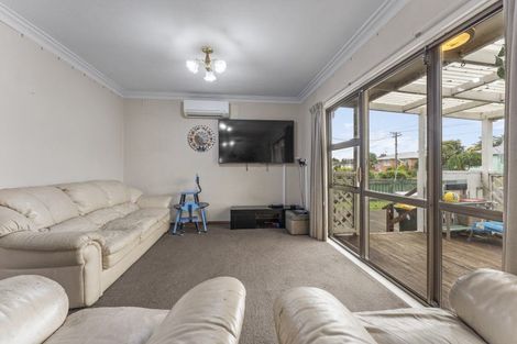 Photo of property in 12 Saint Annes Street, Levin, 5510