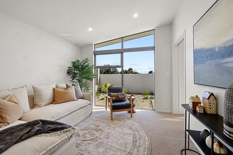 Photo of property in 63c Mangorei Road, Strandon, New Plymouth, 4312