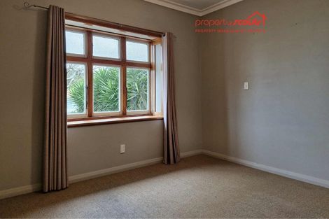 Photo of property in 40 Waiwaka Terrace, Strandon, New Plymouth, 4312