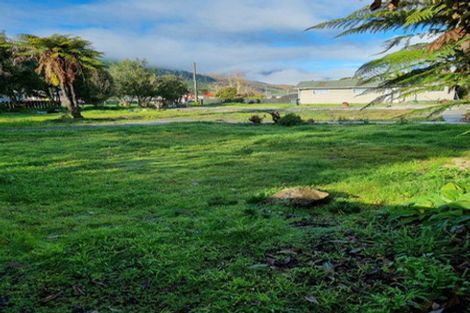 Photo of property in 74 Waller Street, Murchison, 7007