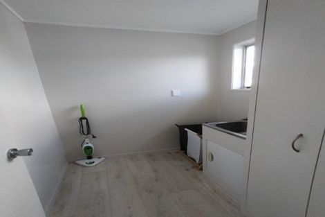 Photo of property in 10 Doone Place, Massey, Auckland, 0614