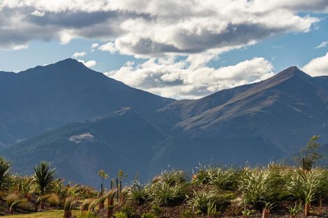Photo of property in 3 Water Race Lane, Jacks Point, Queenstown, 9371