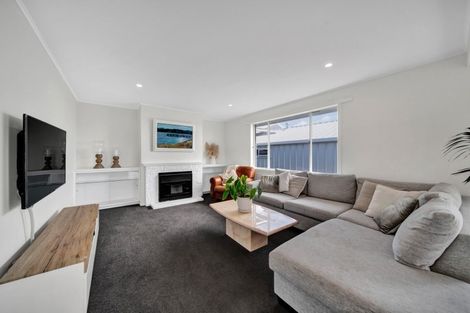 Photo of property in 27 Wairau Road, Oakura, 4314