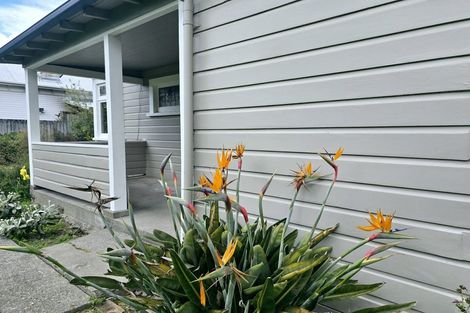 Photo of property in 16 Buller Street, Picton, 7220