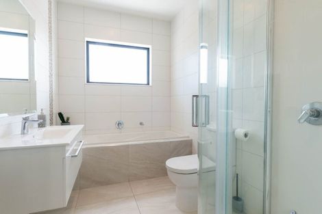 Photo of property in 15 Kuinga Street, Wainui, 0932