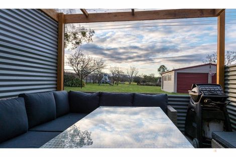 Photo of property in 58 Timaru Road, Waimate, 7924