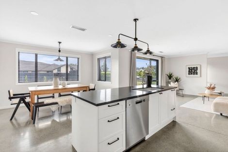 Photo of property in 15 Moemoea Place, Cambridge, 3434