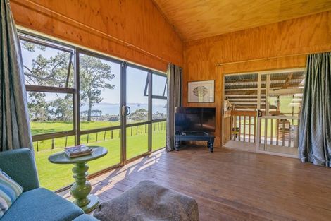 Photo of property in 60 Resolution Rise, Cooks Beach, Whitianga, 3591