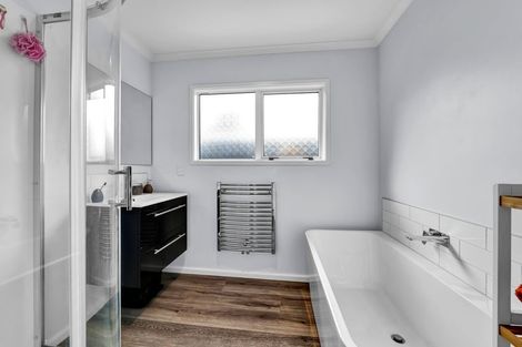 Photo of property in 11 Roto Street, Westown, New Plymouth, 4310