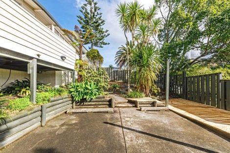 Photo of property in 12 Nor'east Drive, Northcross, Auckland, 0632