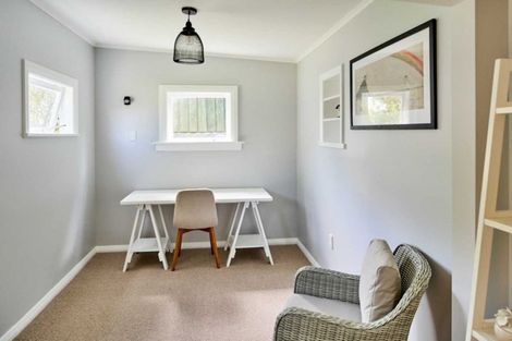 Photo of property in 147 Marine Parade, Eastbourne, Lower Hutt, 5013