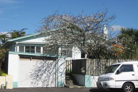Photo of property in 165 Powderham Street, New Plymouth, 4310