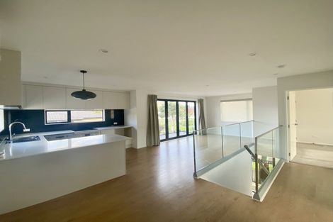 Photo of property in 26a Holland Avenue, Point England, Auckland, 1072