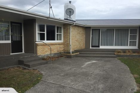 Photo of property in 104 Manawapou Road, Hawera, 4610