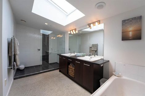 Photo of property in 32 Taumata Road, Omaha, 0986