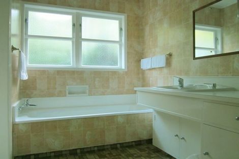 Photo of property in 1 Kohima Drive, Khandallah, Wellington, 6035