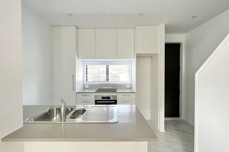 Photo of property in 3/3 Fairdale Place, Birkdale, Auckland, 0626