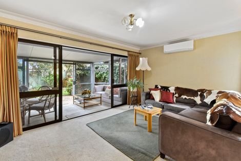 Photo of property in 8 Brynbela Court, Papakura, 2110