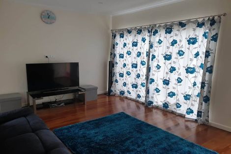 Photo of property in 34 Wattle Street, New Lynn, Auckland, 0600