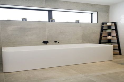 Photo of property in 2 Romeo Place, Whitianga, 3510