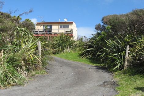 Photo of property in 14 Log Race Road, Piha, New Lynn, 0772