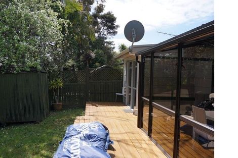 Photo of property in 2/32 Drome View Place, Beach Haven, Auckland, 0626