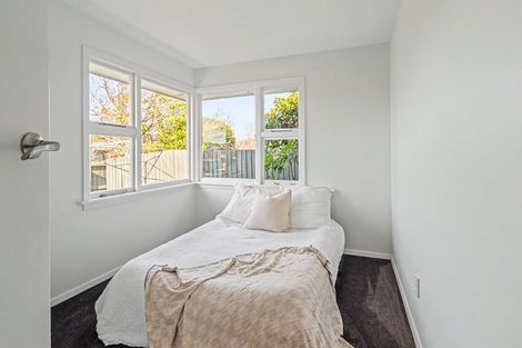 Photo of property in 11 Beatrice Place, Avonhead, Christchurch, 8042