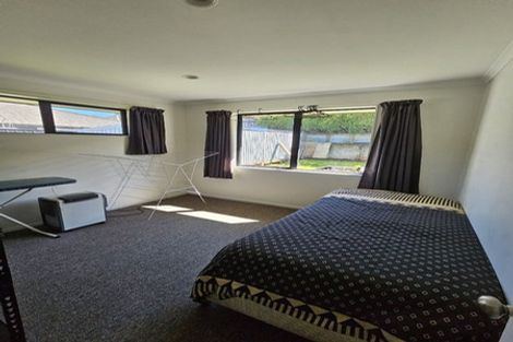 Photo of property in 68 Farnborough Drive, Grandview Heights, Hamilton, 3200