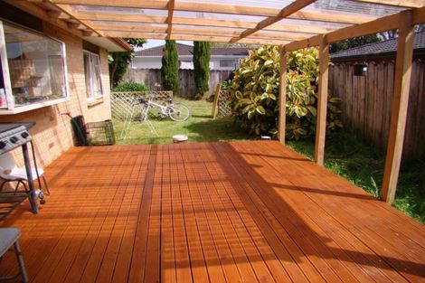 Photo of property in 18 Matilda Place, Weymouth, Auckland, 2103