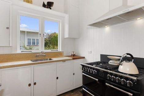 Photo of property in 18 Boundary Road, Claudelands, Hamilton, 3214