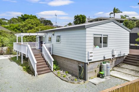 Photo of property in 2/4 Kenneth Hopper Place, Manly, Whangaparaoa, 0930