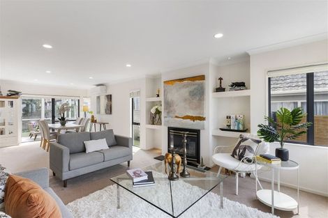 Photo of property in 22 The Esplanade, Eastern Beach, Auckland, 2012