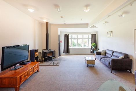 Photo of property in 21 Ongo Road, Hunterville, 4730