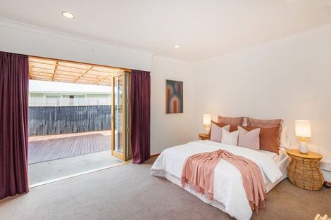 Photo of property in 38 Winston Avenue, Hokowhitu, Palmerston North, 4410