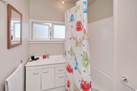 Photo of property in 152 Vagues Road, Northcote, Christchurch, 8052